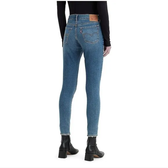 Women's Levi's 711 Skinny Jeans Size 30x 28  (10S)