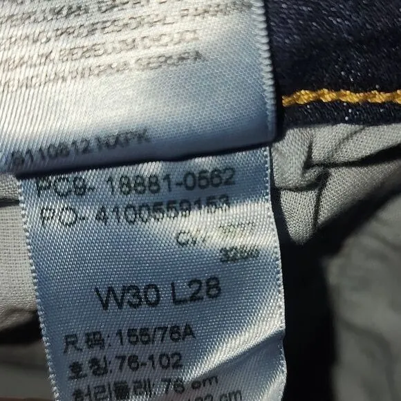 Women's Levi's 711 Skinny Jeans Size 30x 28  (10S)