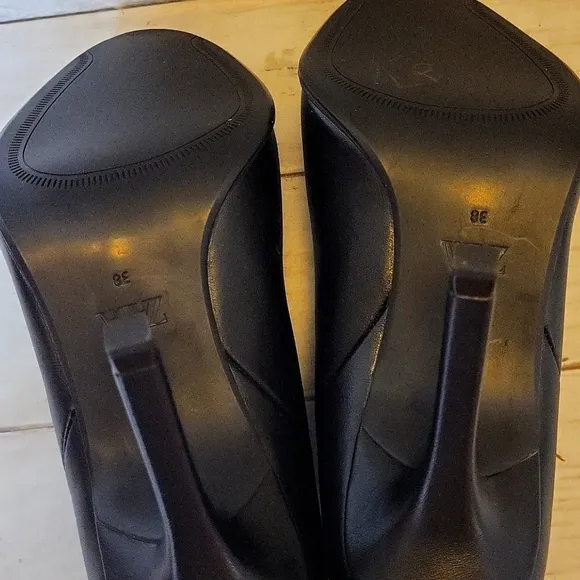 Zara Black Women's Ankle Boots. Size 38 usa 7 1/2