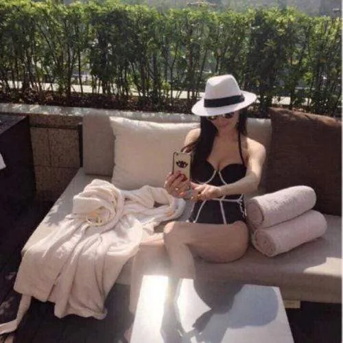 Zoey One Piece
